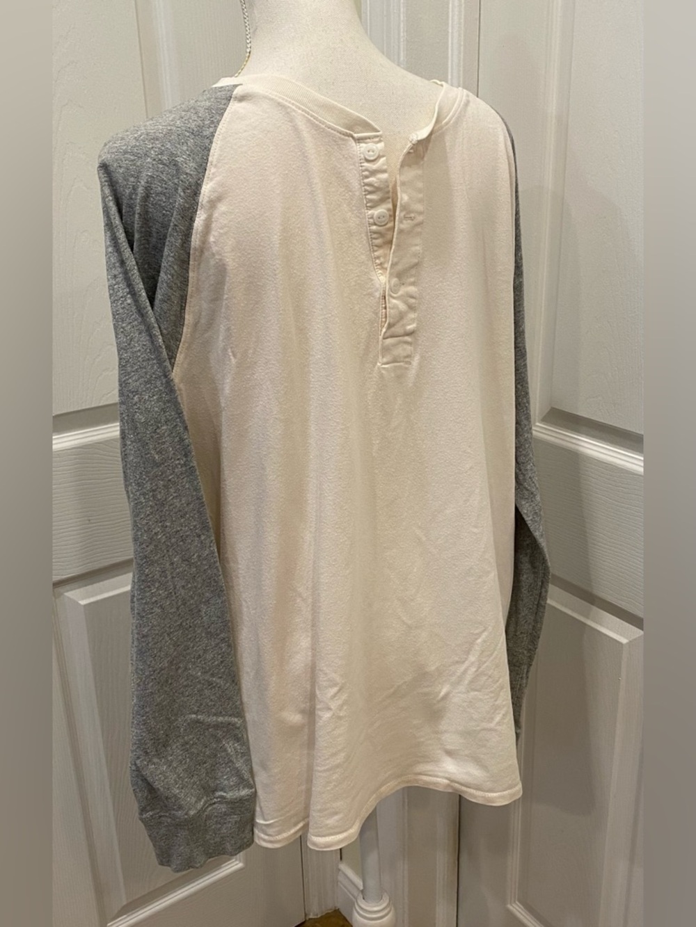 J. Crew men’s knit goods cotton Henley long sleeve XL perfect condition